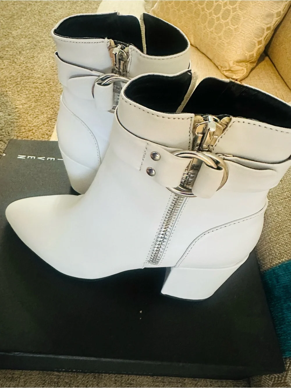 Steve Madden sleek pointed